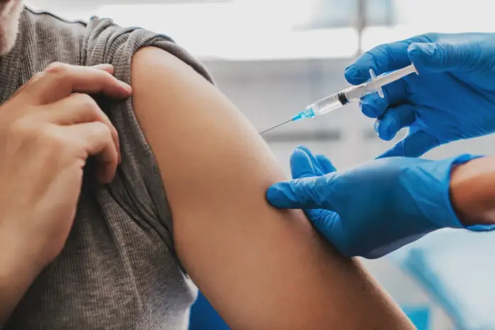 4-La-vacunación-por-ejemplo-contra-la-influenza-y-neumococo-es-un-hábito-saludable-para-estos-pacientes-1