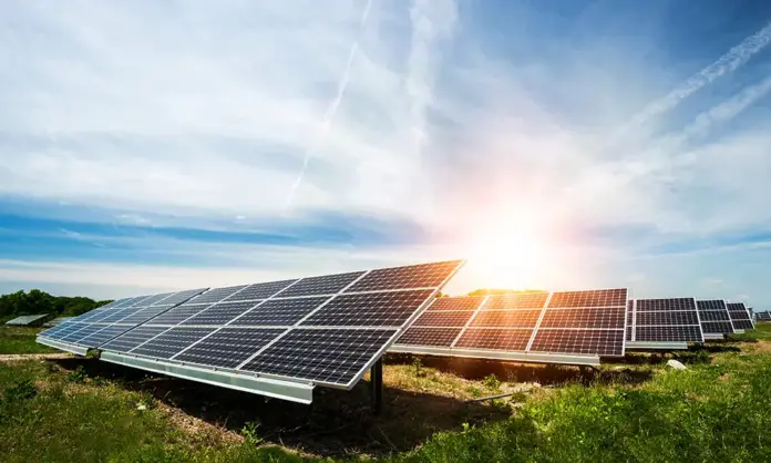 65f102e747923_stock-de-paneles-solares.jpg