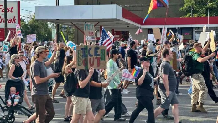 rotesta-anti-trump-d1253dd2-focus-0-0-896-504