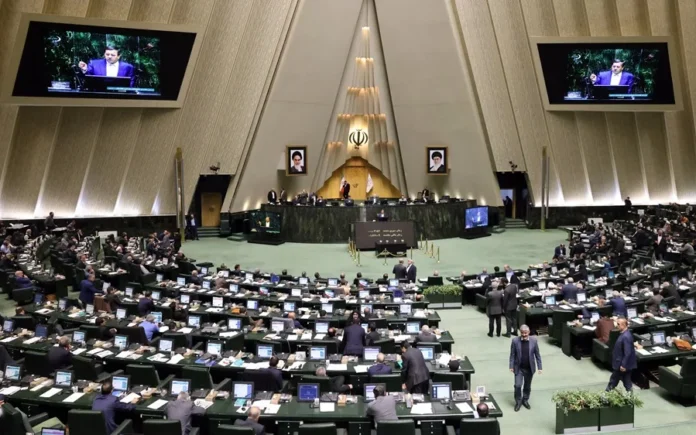 IRAN-PARLAMENTO-PLENO