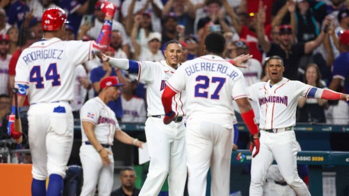 clasico-mundial-de-beisbol-rd-vs-ee-uu-en-una-semi-de-alto-voltaje-7159db35-focus-0.1-0.41-896-504