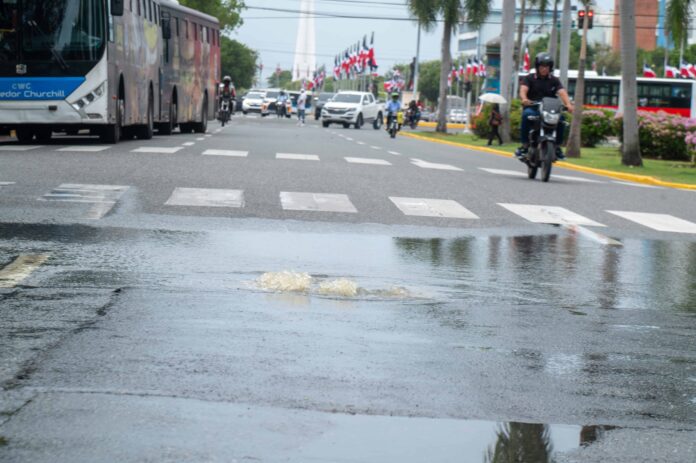 13082026-drenaje-colapsado-en-avenida-jimenez-moya-luduis-tapia2-e085d435