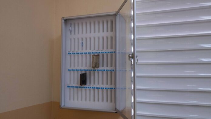 restricciones-en-el-uso-de-celulares-en-colegios-c04c795d-focus-0-0-896-504