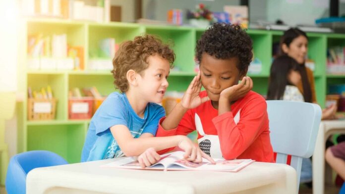 relacion-entre-el-regreso-a-clases-neumonia-y-vacunacion-dff4b64b-focus-0-0-896-504