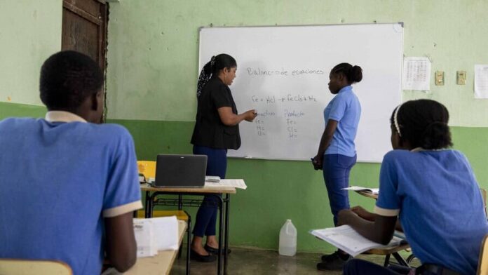 hostilidad-en-aulas-afecta-a-profesores-en-el-pais-b15dc214-focus-0-0-896-504